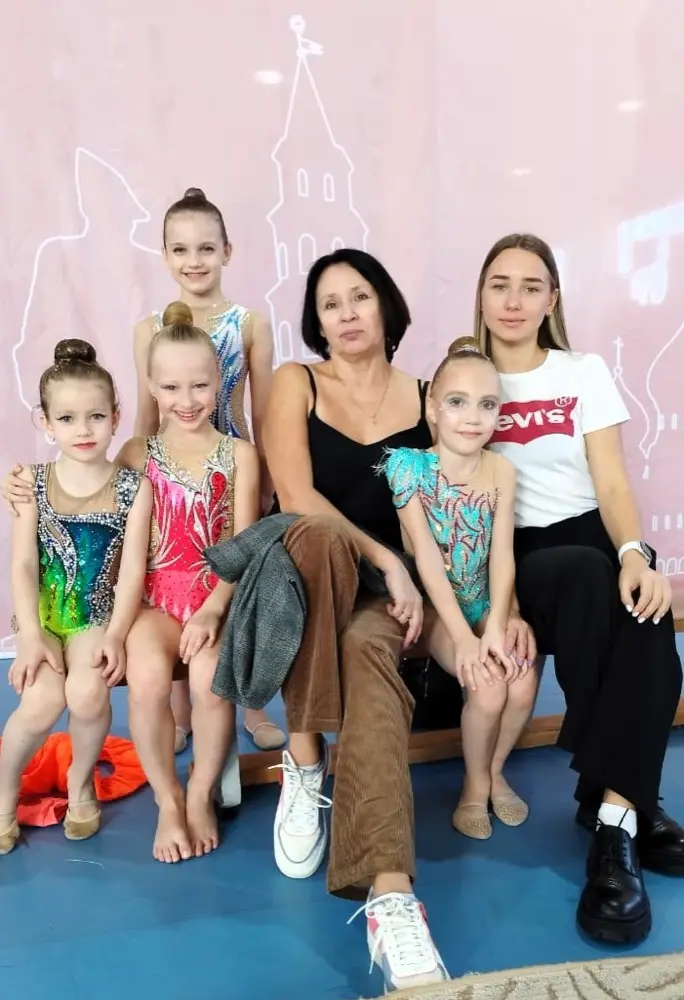 Поздравляем прекрасных гимнасток МОУ ДЮЦ Волгограда с присвоением спортивных разрядов и успешным выступлением в турнире по художественной гимнастике «Матрёшка»!
